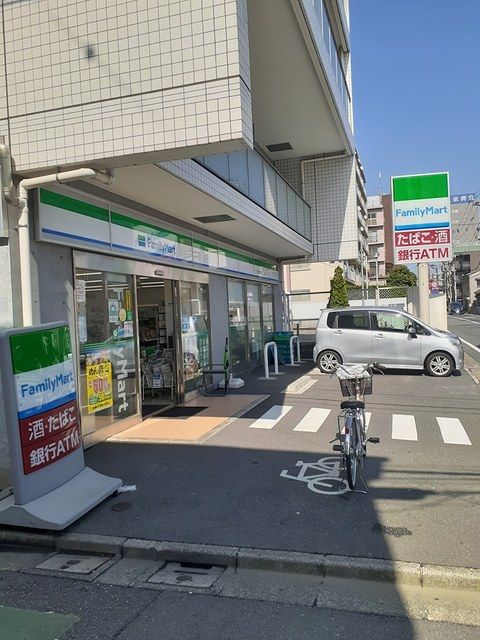 コンビニ　ファミリーマート（コンビニ）まで100m