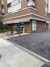 コンビニ　セブンイレブン狛江いちょう通り店（コンビニ）まで211m