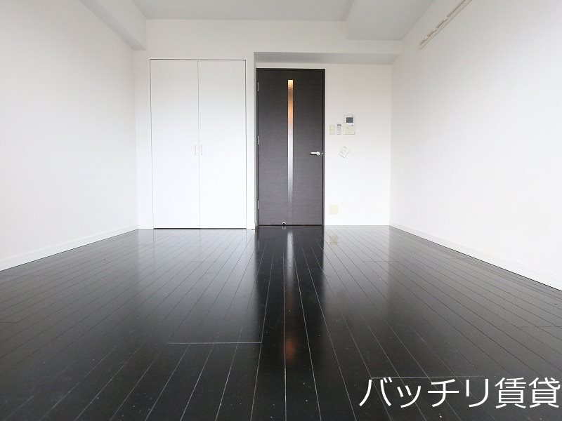 居室・リビング　別号室タイプの為、現状を優先致します。