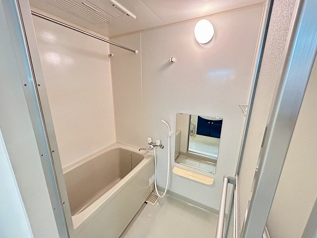 バス・シャワールーム　同マンション別部屋