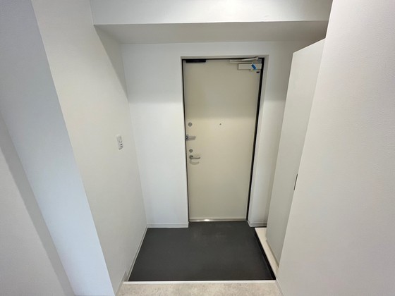 玄関　※別部屋の写真です