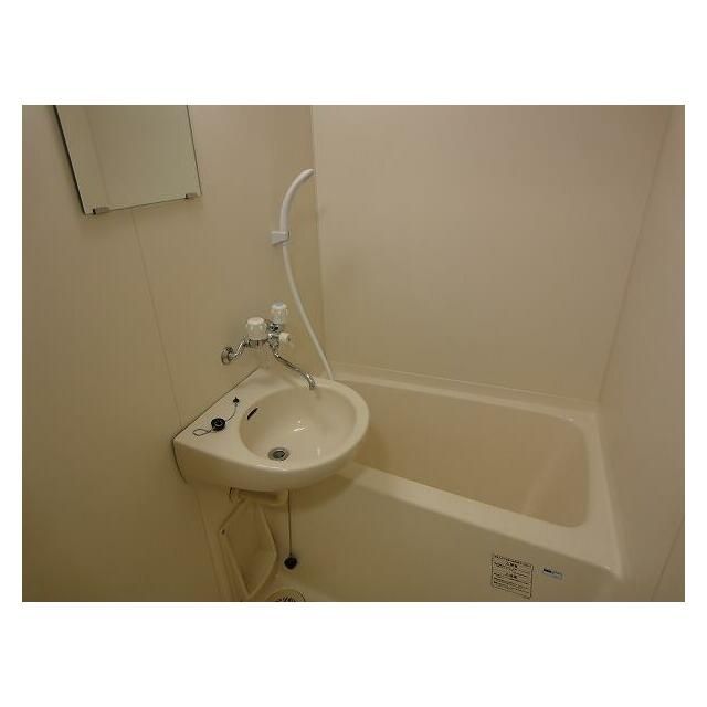 バス・シャワールーム　※同タイプ参考写真