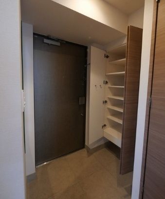 玄関　☆広々とした玄関☆