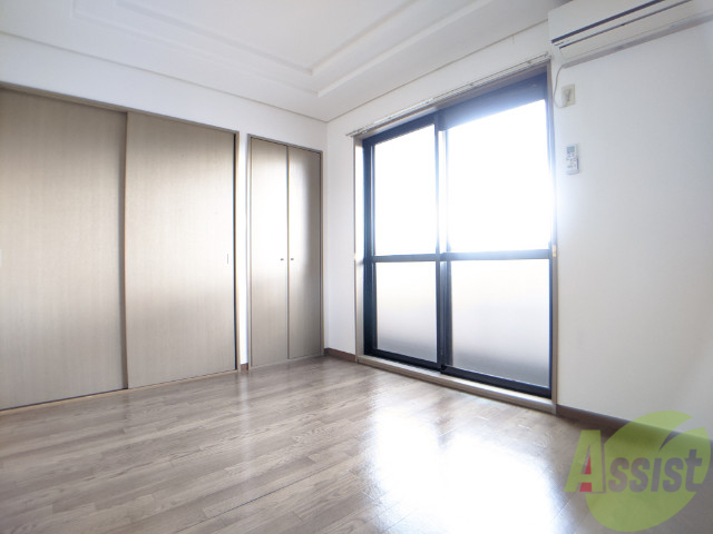 その他部屋・スペース　光が差し込み、明るい印象のお部屋でした。