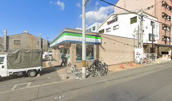 コンビニ　ファミリーマート 生野巽西店（コンビニ）まで370m