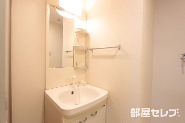 洗面設備　洗面台もきれいですね