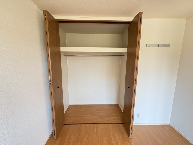 収納　写真は同建物の別部屋を参考に掲載しております。