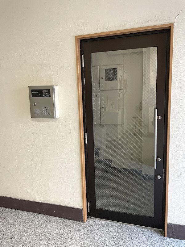 エントランス　オートロック完備