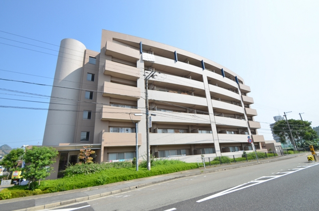 建物外観　どうですか？この圧倒的な存在感。初めて遊びに来る友達でもわか