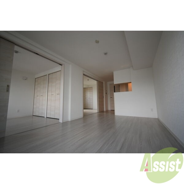 居室・リビング　明るいお部屋は気持ちよく過ごせそうですね。