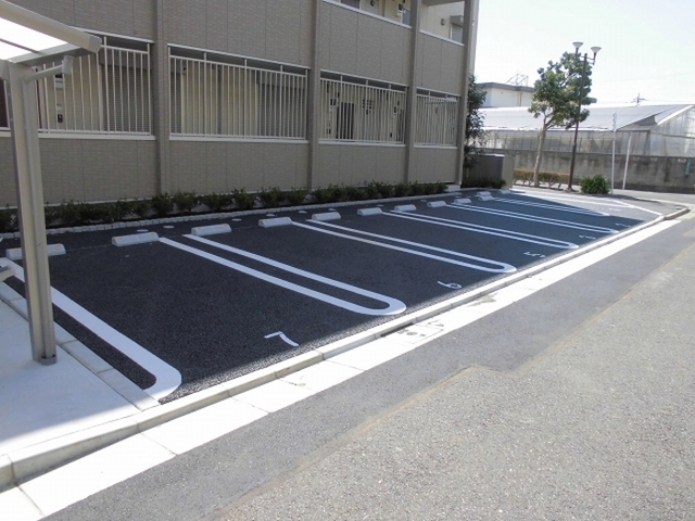駐車場　駐車場