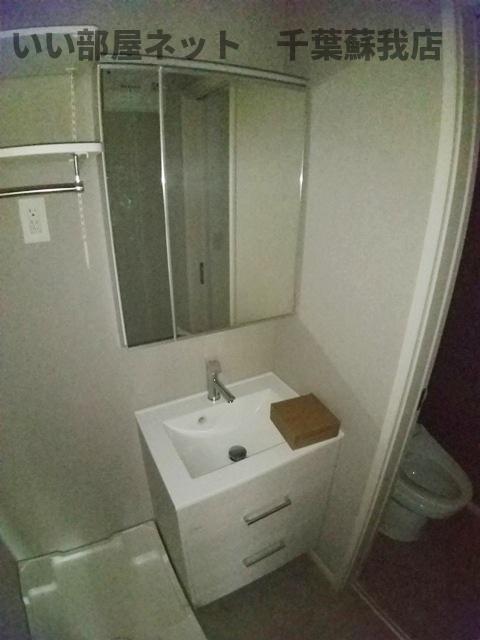 洗面設備　脱衣スペースもあります