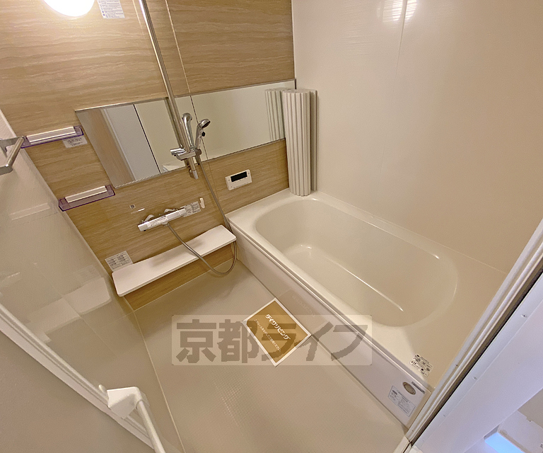 バス・シャワールーム　浴室乾燥機付きの物件です