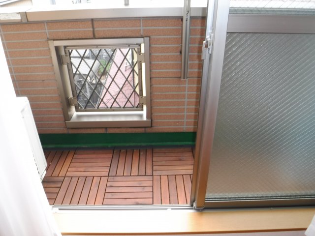 バルコニー　他のお部屋の参考写真となります。
