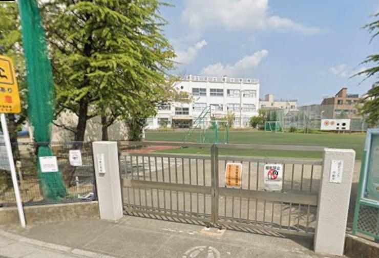 小学校　足立区立扇小学校（小学校）まで273m