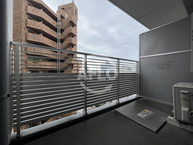 バルコニー　コンフォリア江坂広芝町　バルコニー