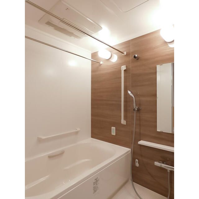 バス・シャワールーム　写真は同タイプ住居です。