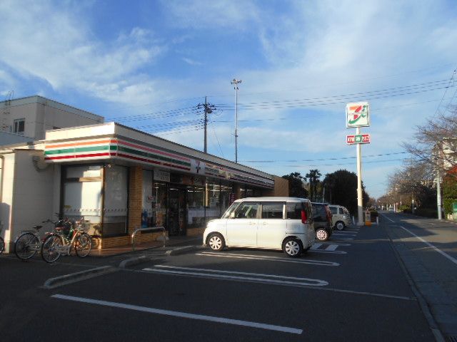 コンビニ　セブン-イレブン三郷早稲田４丁目店（コンビニ）まで597m