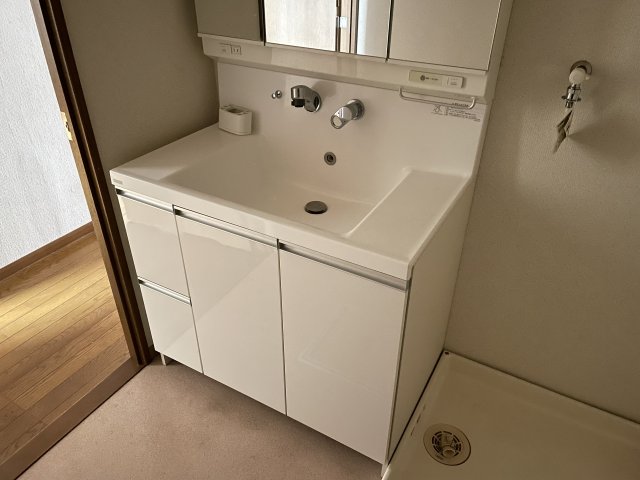 洗面設備　※同タイプのお部屋の写真を掲載しております。