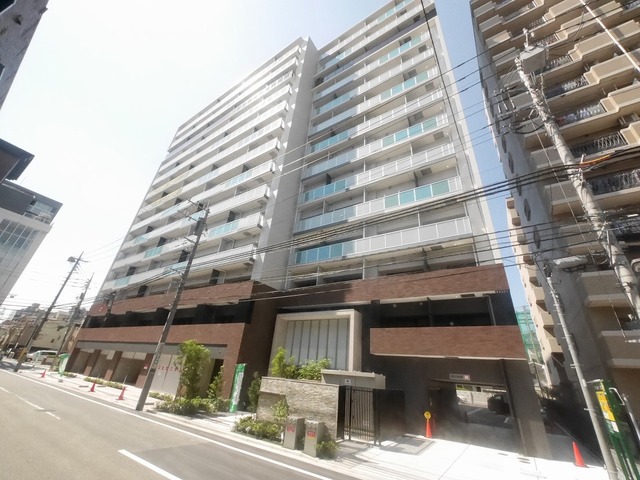 建物外観　１４階建て