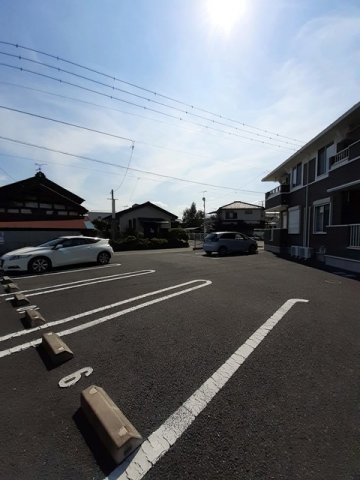 駐車場　駐車場に車を止められます