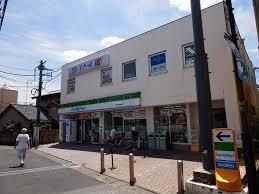 コンビニ　ファミリーマート（コンビニ）まで560m