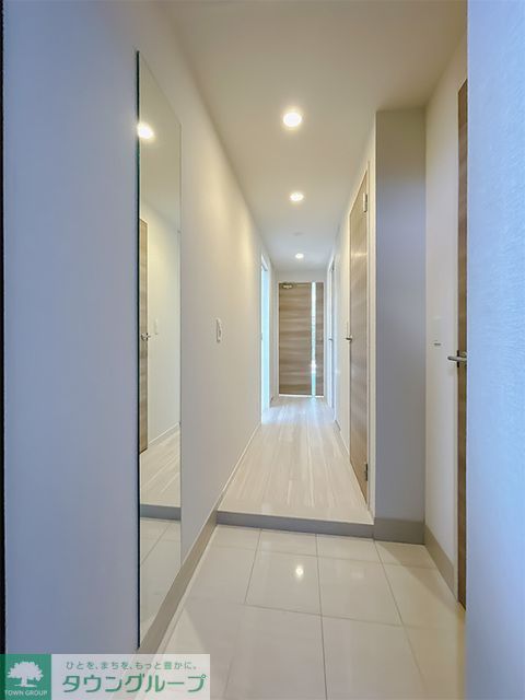 玄関　※写真は同タイプ住戸です。