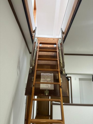 収納　Dから屋根裏階段