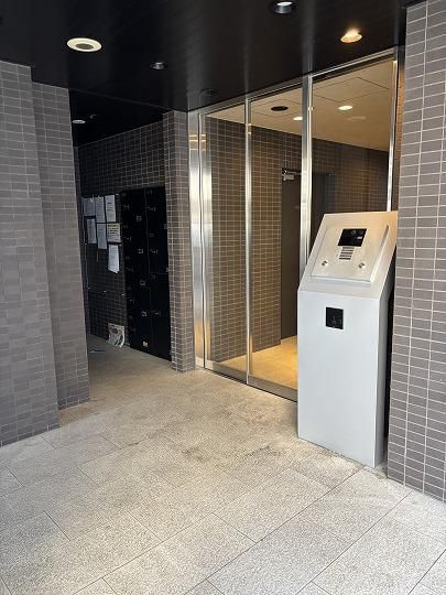 エントランス　MODERN PALAZZO 天神南II
