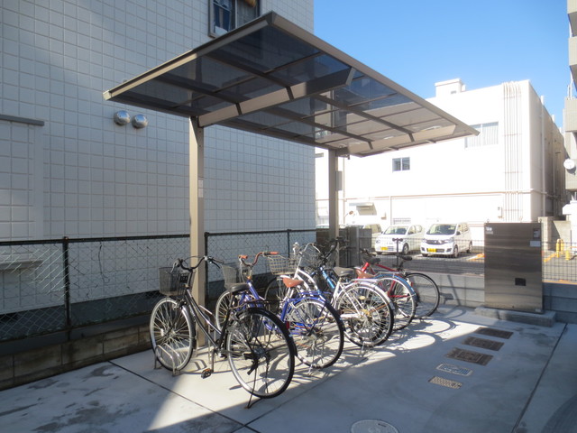 ロビー　★屋根付き駐輪場★