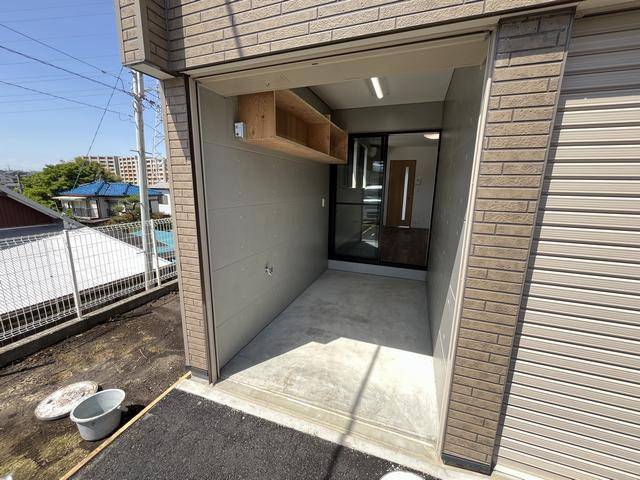 その他　シャッター付車庫