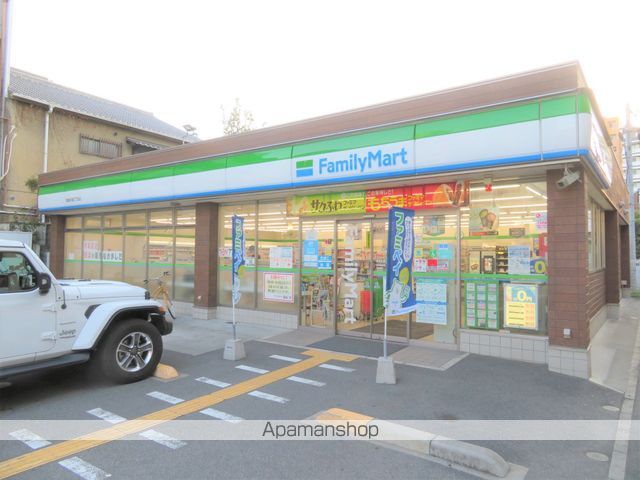 コンビニ　ファミリーマート（コンビニ）まで97m