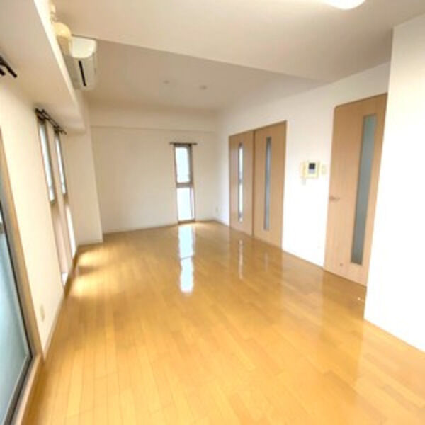 居室・リビング　※写真は同じマンションの違う部屋のものになります。