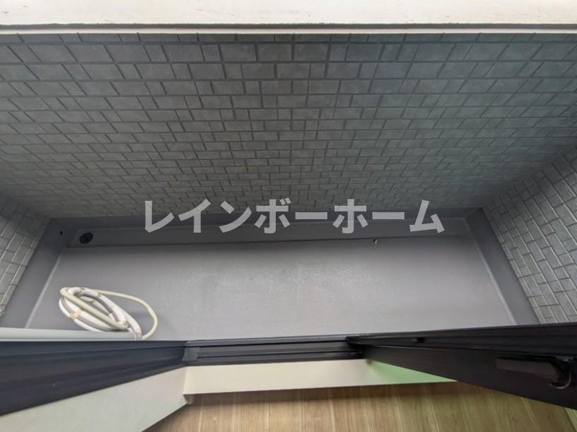 バルコニー　お洗濯にも便利なバルコニー付き