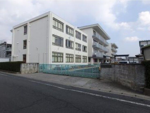 小学校　老松小学校（小学校）まで400m