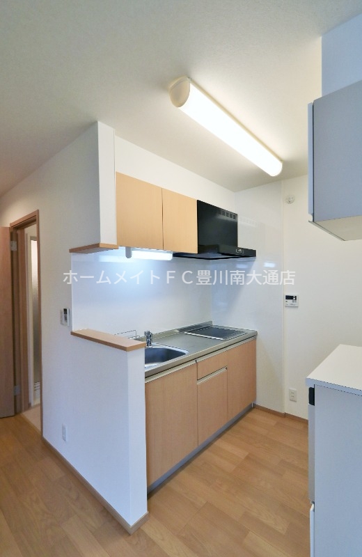 キッチン　同型別部屋写真（反転）