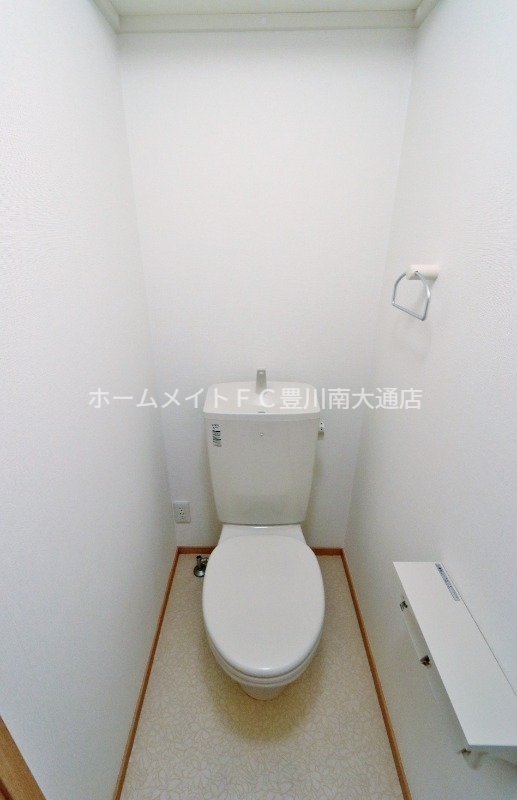 トイレ　同型別部屋写真（反転）