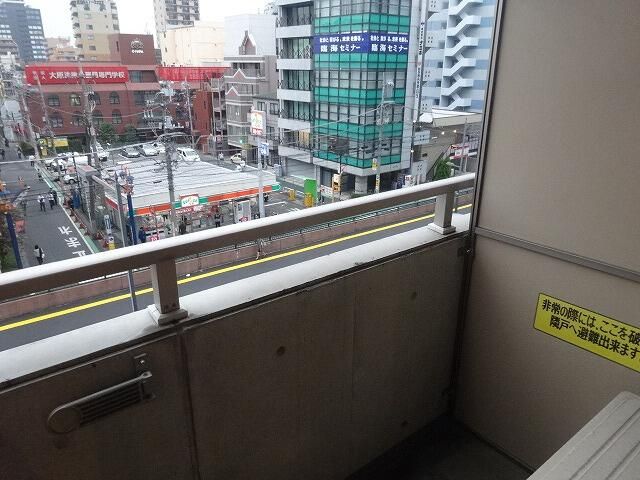 バルコニー