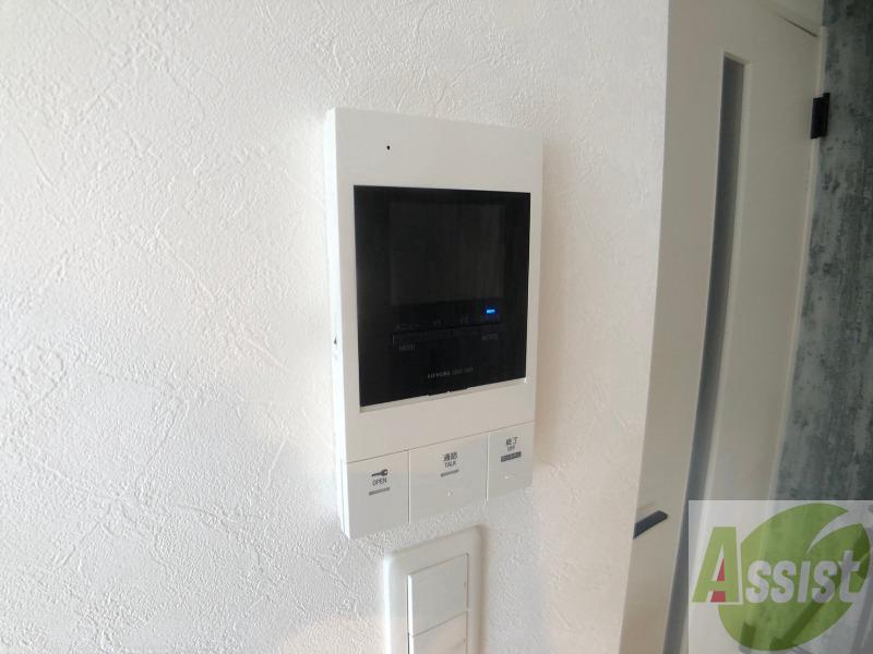 セキュリティ　ＴＶモニター付インターホンです。来客者の顔が見えるので安心！