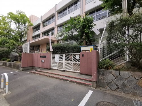 小学校　大阪狭山市立西小学校（小学校）まで502m