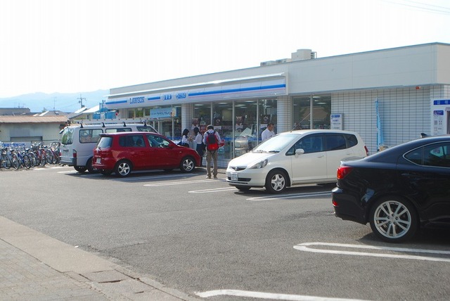 コンビニ　ローソン松ヶ崎駅前店（コンビニ）まで500m
