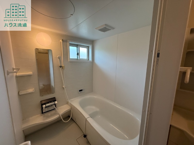 バス・シャワールーム　※写真は反転タイプのお部屋です