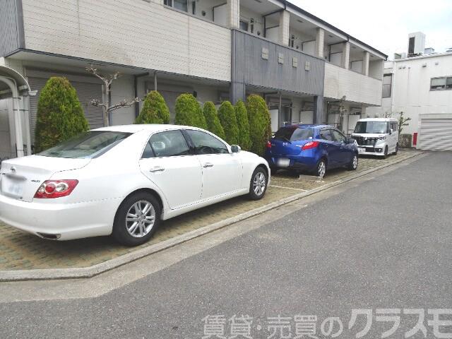 駐車場　敷地内駐車場