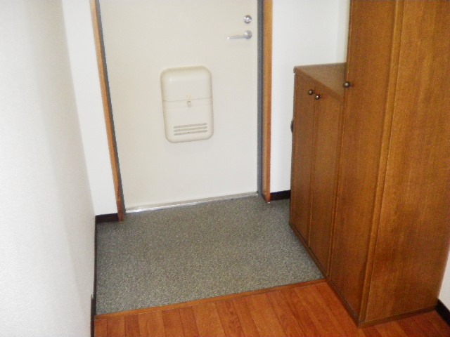 玄関　別号室の参考写真です。