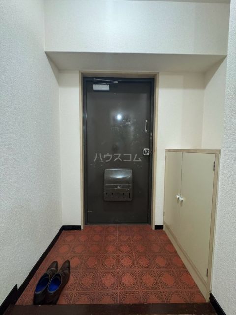 コボリマンション新大阪の玄関写真