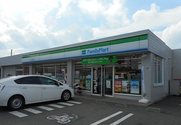 コンビニ　ファミリーマート（コンビニ）まで290m