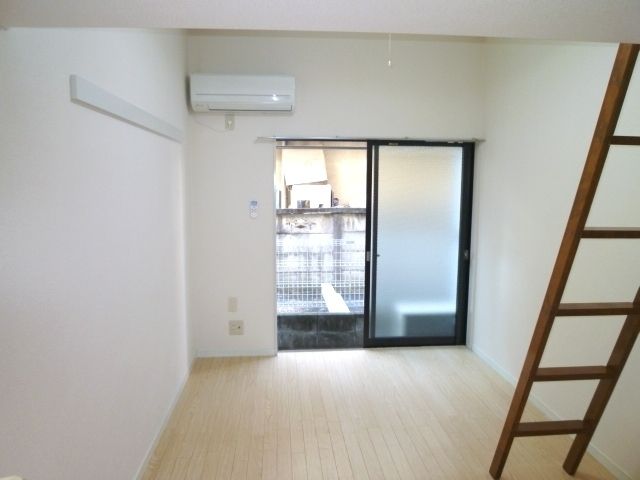 その他部屋・スペース　★６帖の南向きのお部屋★
