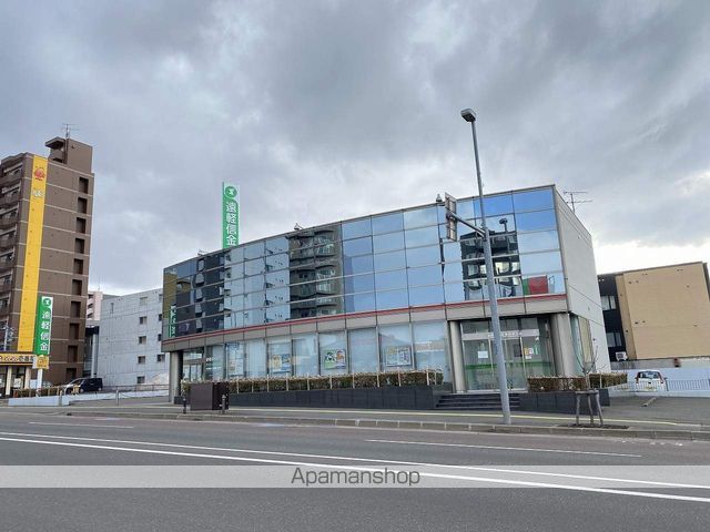 銀行　遠軽信用金庫月寒支店（銀行）まで414m
