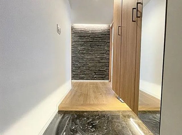 玄関　※別部屋の参考写真です。