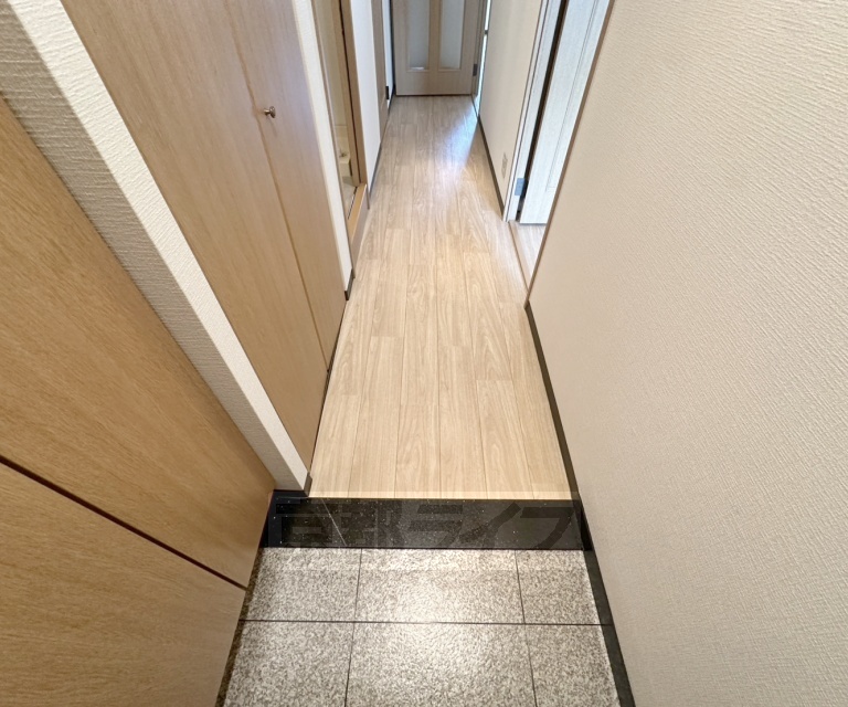その他共有部分　高級感のある建物入り口です。
